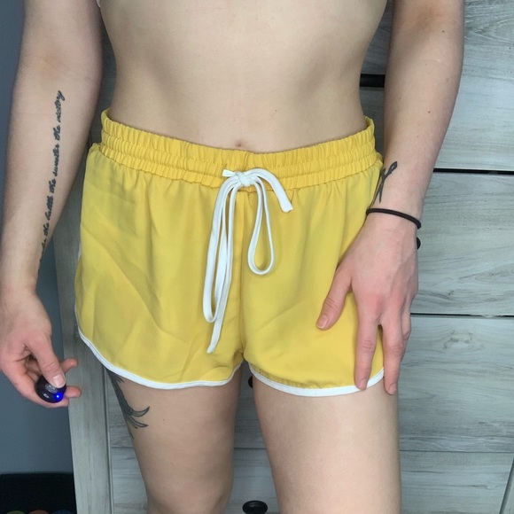 Shorts - Picture 1 of 3